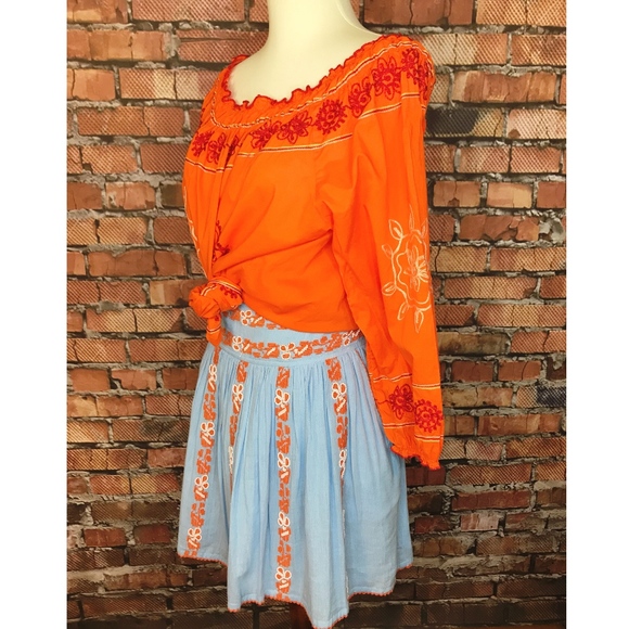 Embroidered Off the Shoulder Top SZ Med - Picture 2 of 8